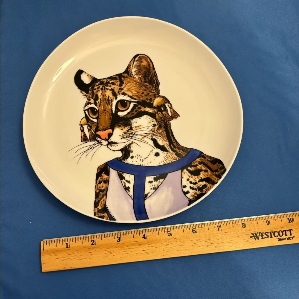 Rachel Kozlowski West Elm Dapper Animal Salad Plate. Like new. Looks like Bengal